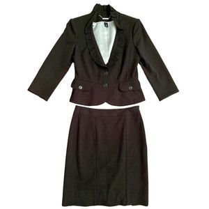White House - Black Market, Skirt Suit, Jacket Blazer Size 4, Skirt Size 6